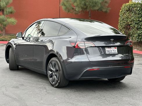 Used 2024 Tesla Model Y Long Range image 4
