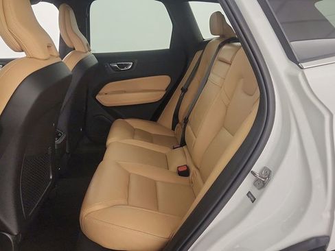Used 2022 Volvo XC60 B6 Inscription w/ Advanced Package image 32