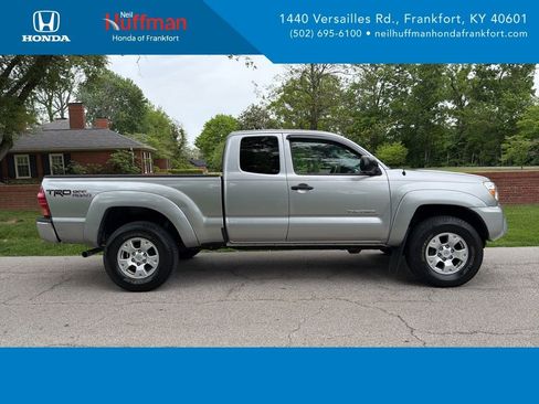 Used 2015 Toyota Tacoma 4x4 Access Cab V6 w/ TRD Off-Road Package image 1