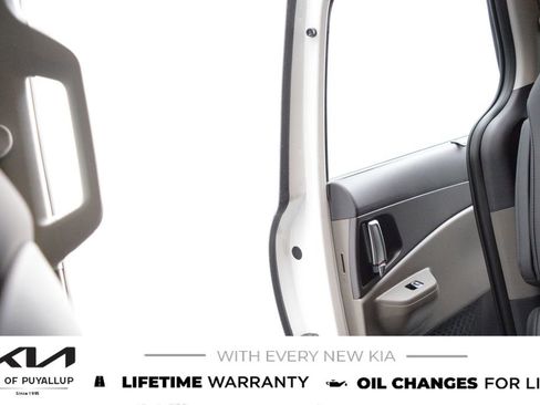 New 2026 Kia Carnival EX image 7