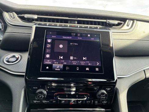 New 2026 Jeep Grand Cherokee Laredo AWD/4WD image 12