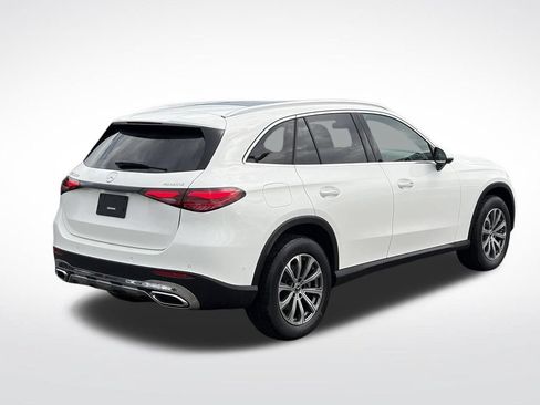 Used 2025 Mercedes-Benz GLC 300 4MATIC image 5