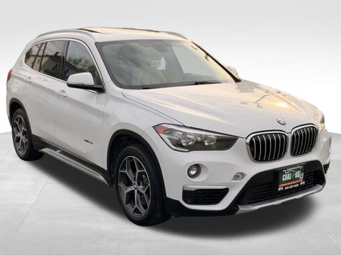 Used 2017 BMW X1 xDrive28i AWD/4WD image 3