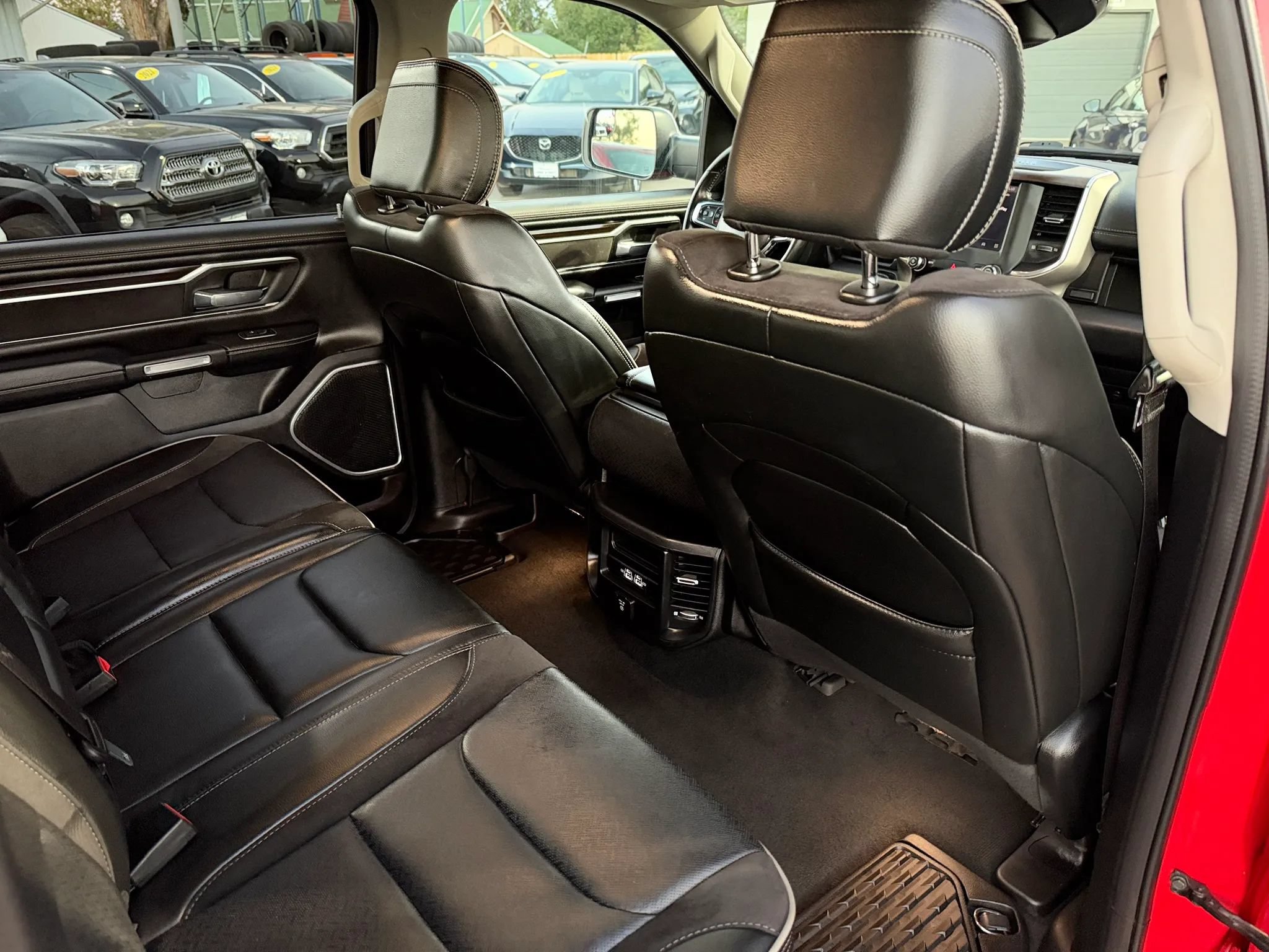 Used 2022 RAM 1500 Laramie AWD/4WD image 19