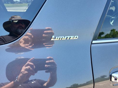 Used 2023 Toyota 4Runner Limited AWD/4WD image 6
