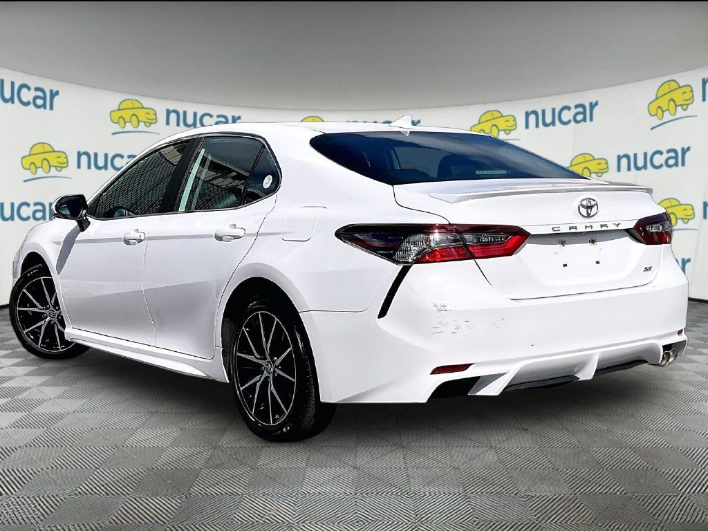 Used 2021 Toyota Camry SE w/ Cold Weather Package FWD image 4