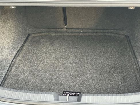 Used 2023 Volkswagen Jetta SE w/ Panoramic Sunroof Package image 8