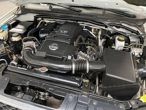 Used 2018 Nissan Frontier PRO-4X image 15