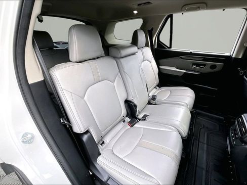 Used 2025 Honda Pilot EX-L image 19