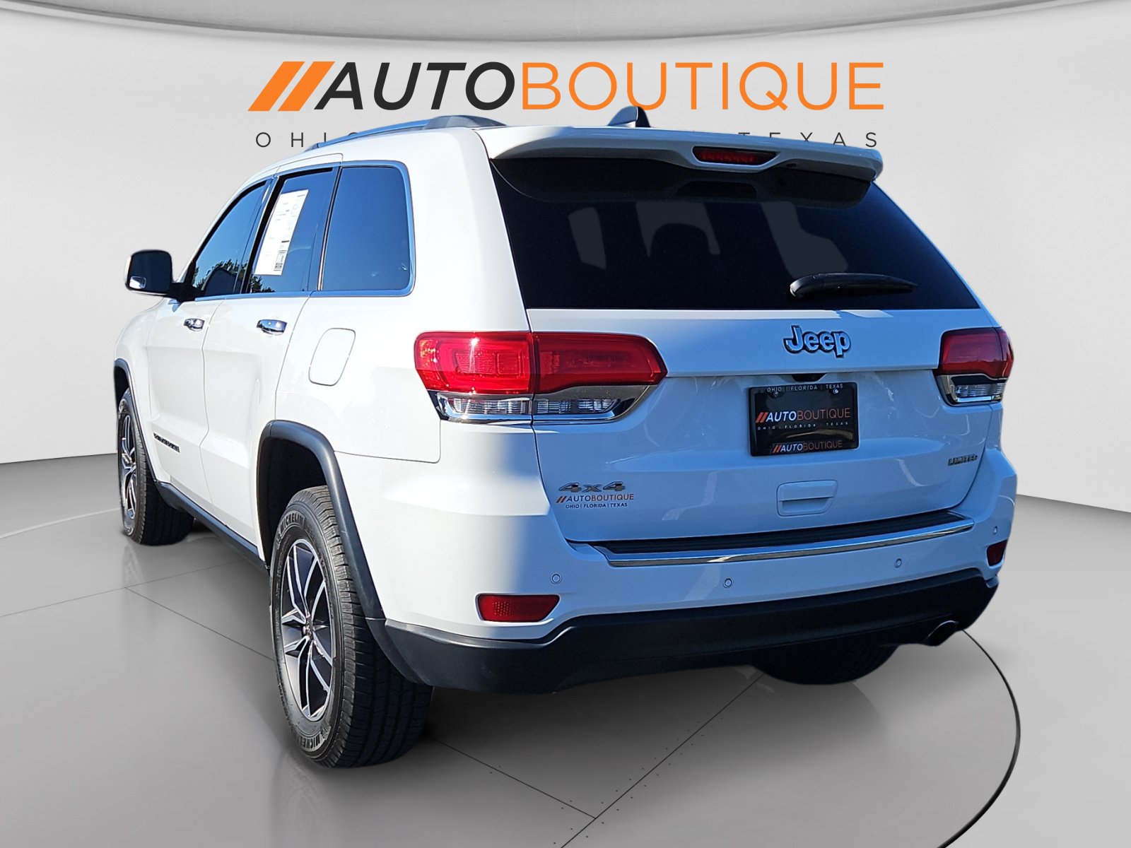 Used 2019 Jeep Grand Cherokee Limited w/ Luxury Group II AWD/4WD image 3