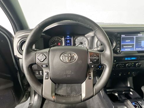 Used 2021 Toyota Tacoma TRD Sport w/ Technology Package AWD/4WD image 17