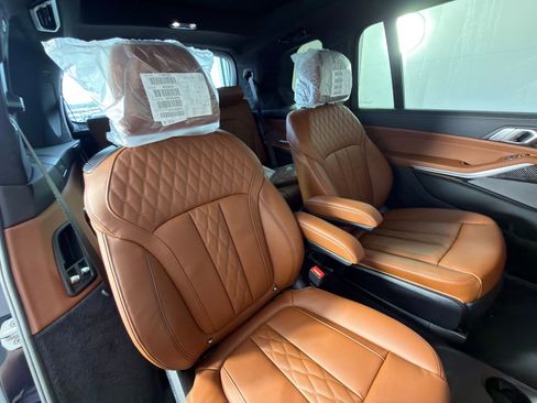 Used 2026 BMW X7 M60i AWD/4WD image 31