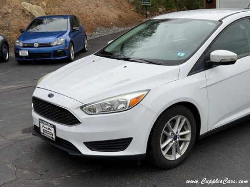 Used 2017 Ford Focus SE FWD image 32