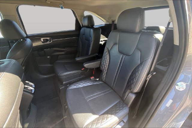Used 2023 Kia Sorento SX AWD/4WD image 28