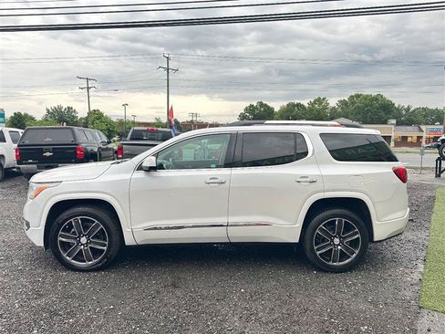 Used 2017 GMC Acadia Denali w/ Technology Package FWD image 8