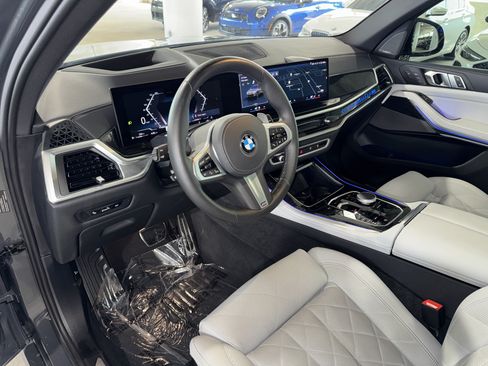Used 2025 BMW X5 xDrive40i w/ M Sport Package AWD/4WD image 24