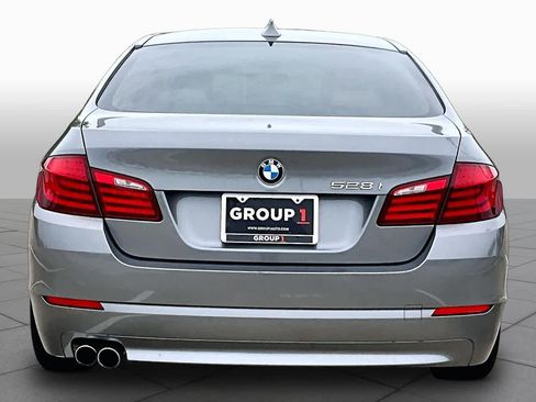 Used 2011 BMW 528i Sedan RWD image 4