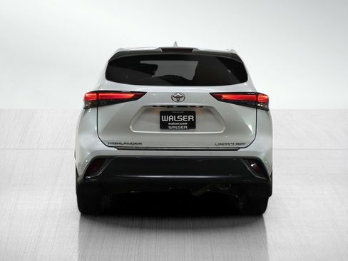 Used 2022 Toyota Highlander Limited AWD/4WD image 5