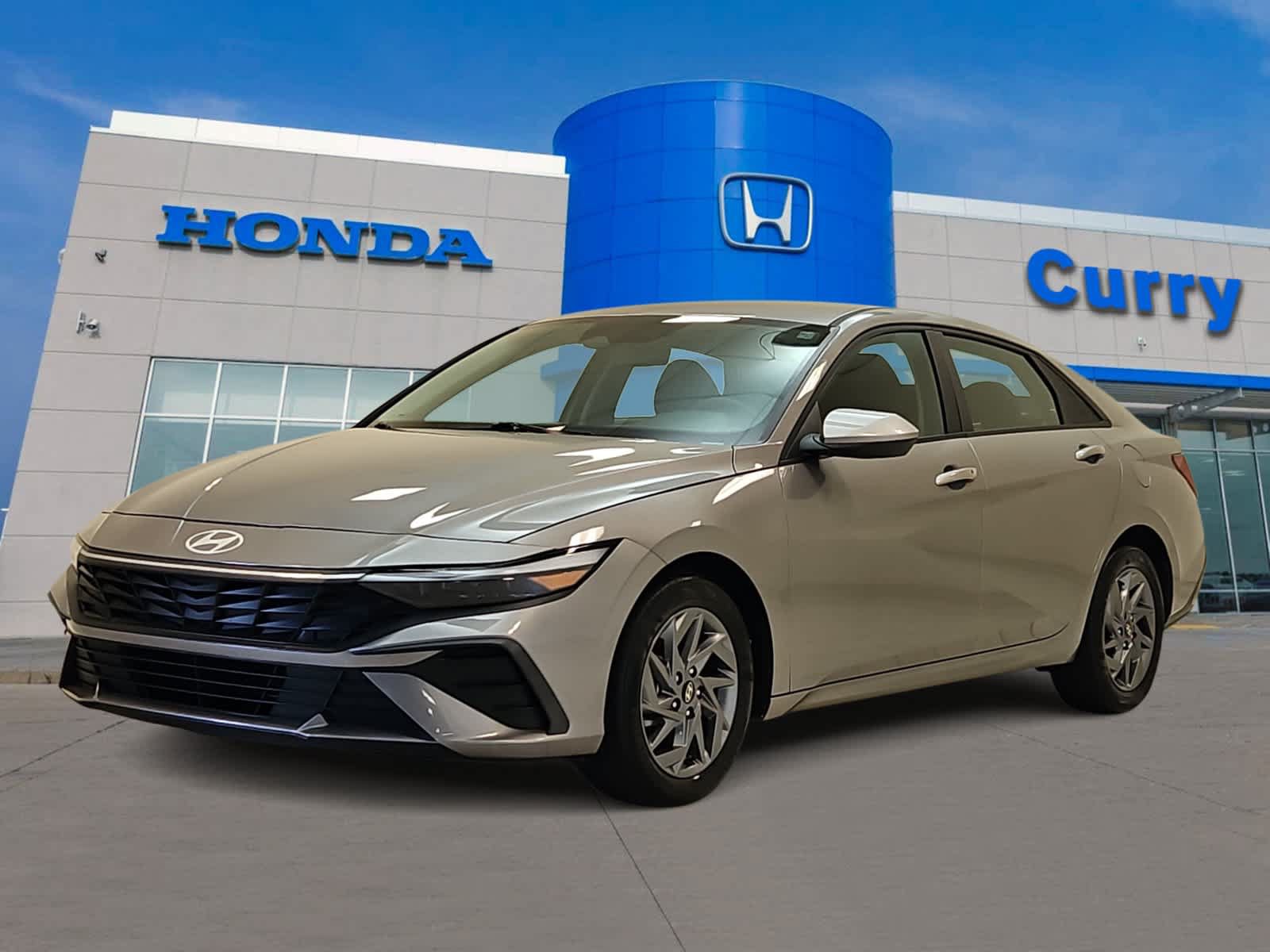 Used 2024 Hyundai Elantra SEL FWD image 1