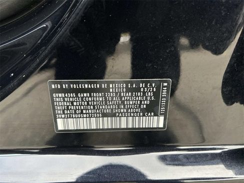 Used 2025 Volkswagen Jetta GLI Autobahn image 35