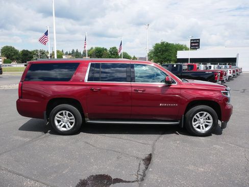 Used 2016 Chevrolet Suburban LT w/ Luxury Package AWD/4WD image 3