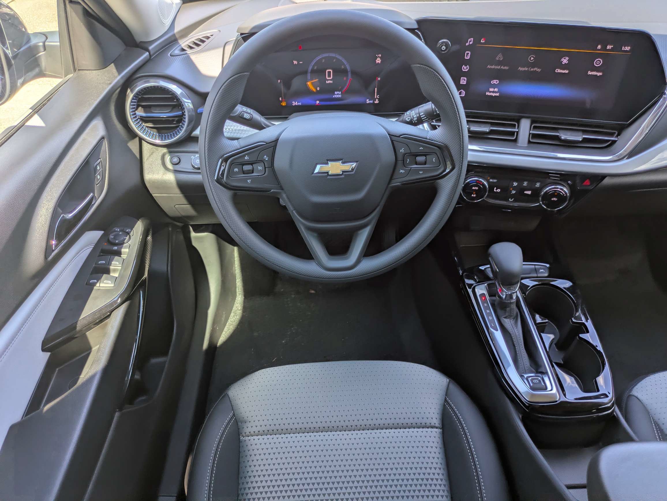 New 2026 Chevrolet Trax LT FWD image 4