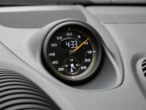 Used 2021 Porsche 718 Cayman GT4 image 11