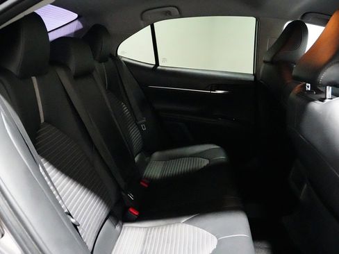 Used 2018 Toyota Camry SE image 22