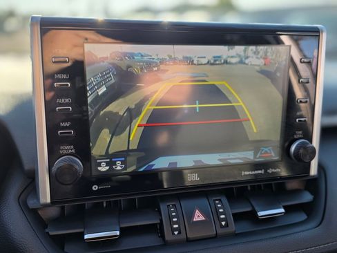 Used 2022 Toyota RAV4 Limited FWD image 31