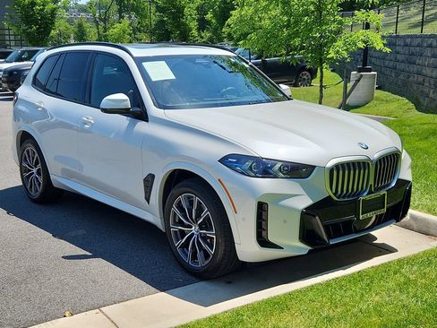 Used 2026 BMW X5 xDrive40i w/ M Sport Package AWD/4WD image 10