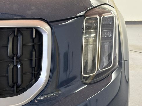 Used 2023 Kia Telluride EX w/ EX Captain's Chair Package AWD/4WD image 4