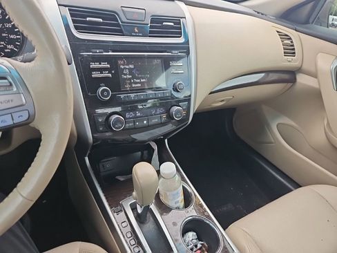 Used 2015 Nissan Altima 2.5 SL w/ Moonroof Package FWD image 19