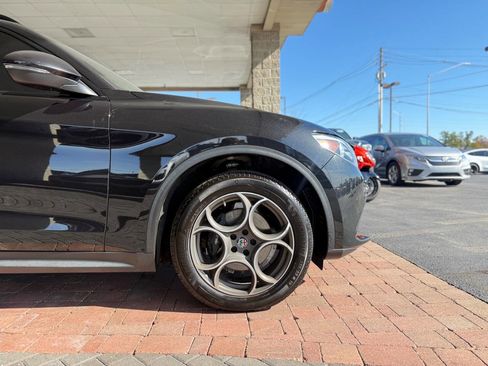 Used 2018 Alfa Romeo Stelvio Ti Sport image 17