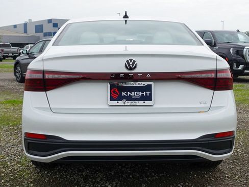 New 2026 Volkswagen Jetta SE image 8