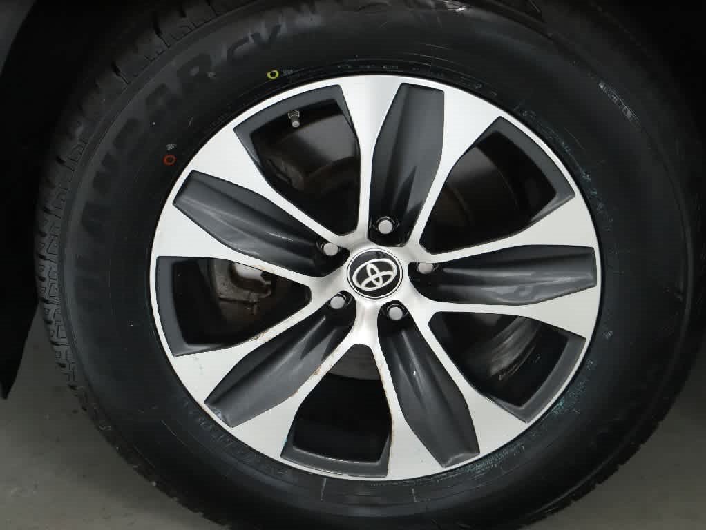 Used 2024 Toyota Highlander XLE AWD/4WD image 38