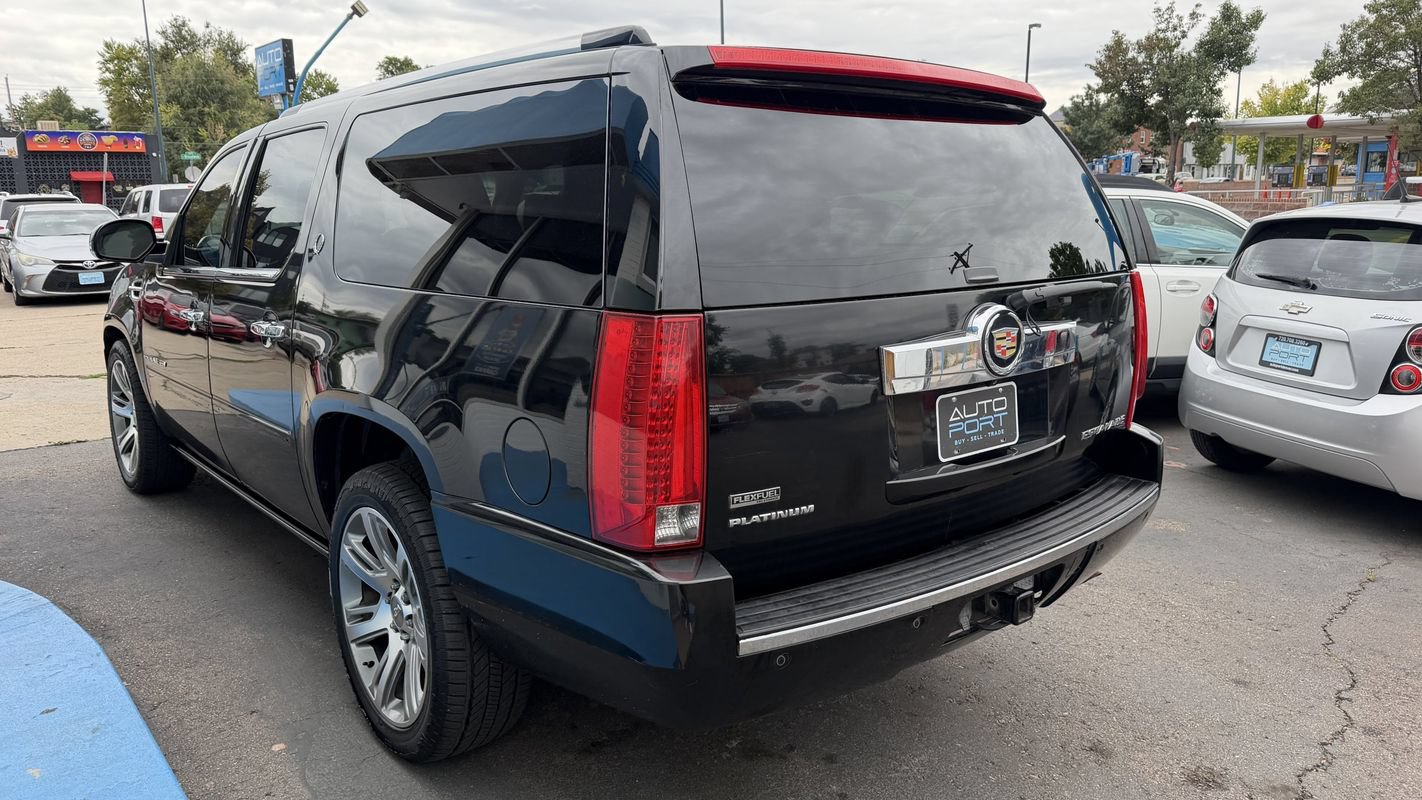Used 2011 Cadillac Escalade ESV Platinum AWD/4WD image 4