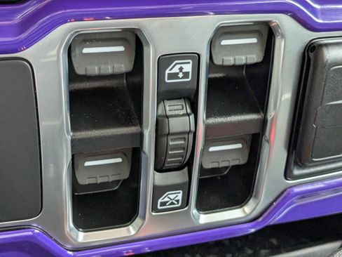 Certified 2022 Jeep Gladiator Sport image 22