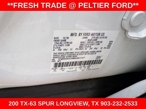Used 2021 Ford Explorer Platinum w/ Equipment Group 601A AWD/4WD image 2