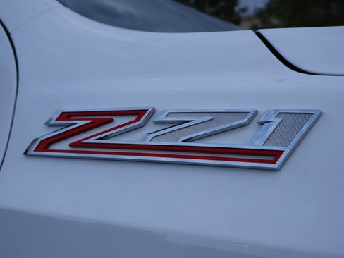 Used 2023 Chevrolet Tahoe Z71 w/ Luxury Package AWD/4WD image 6