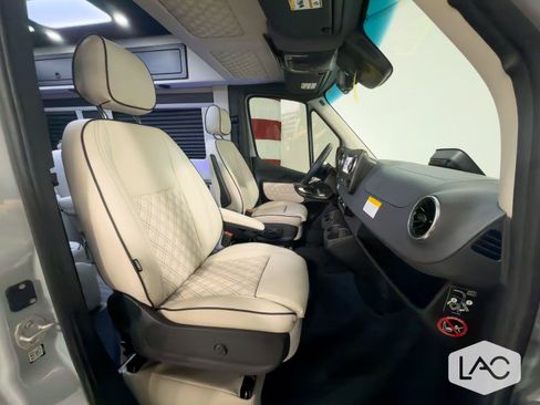 Used 2026 Mercedes-Benz Sprinter 2500 image 37
