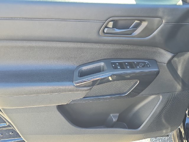 Certified 2024 Nissan Pathfinder SV FWD image 18