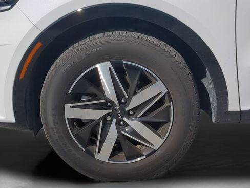 Certified 2023 Kia Sorento S w/ Panoramic Sunroof Package FWD image 11