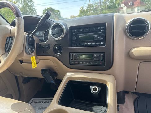 Used 2006 Ford Expedition Limited image 16