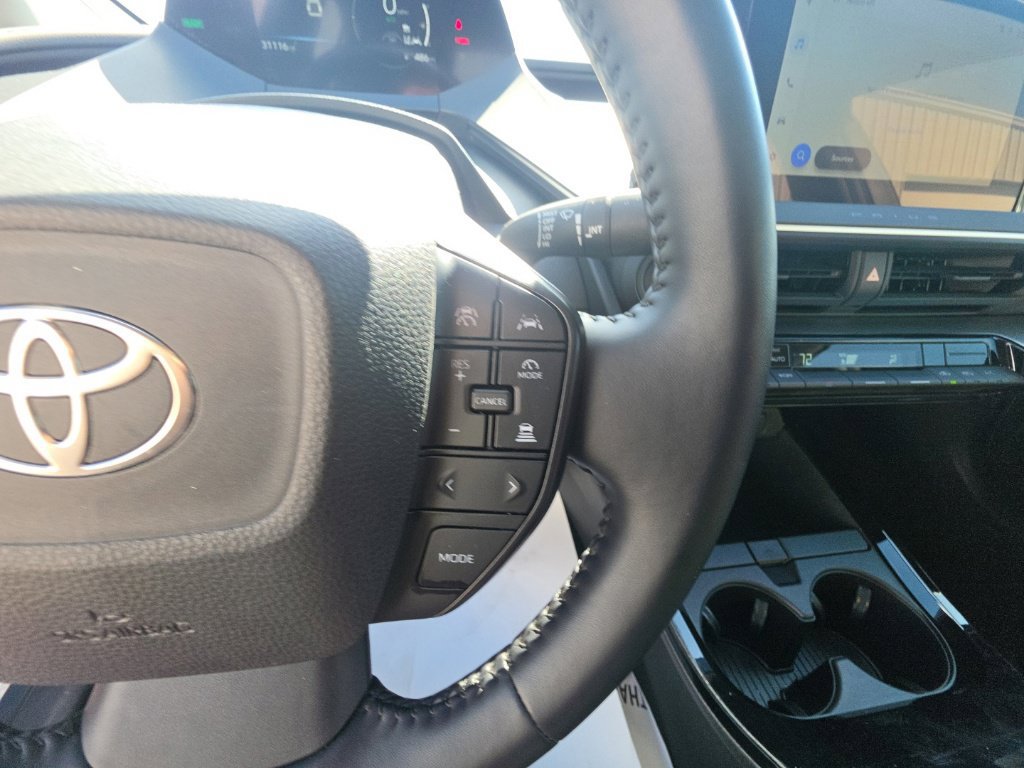 Used 2025 Toyota Prius LE FWD image 17
