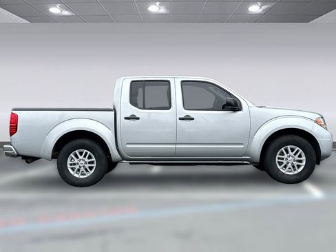 Used 2019 Nissan Frontier SV image 8
