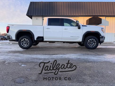 Used 2022 GMC Sierra 2500 SLE w/ SLE Convenience Package image 1