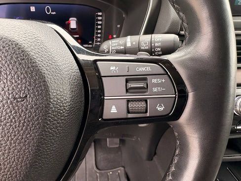 Used 2023 Honda Pilot Elite image 25