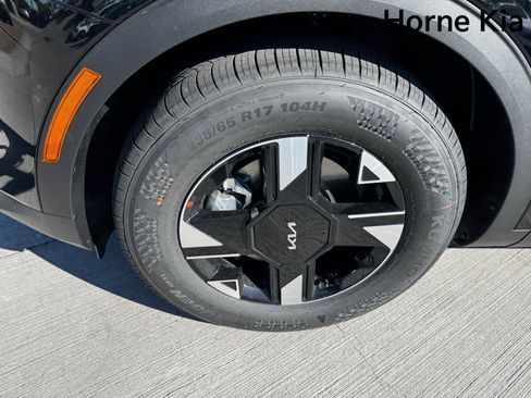 New 2026 Kia Sportage LX image 8