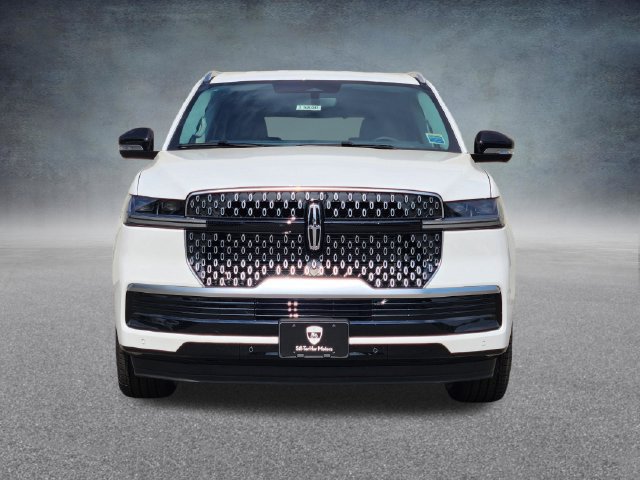 New 2027 Lincoln Navigator Premiere AWD/4WD image 2