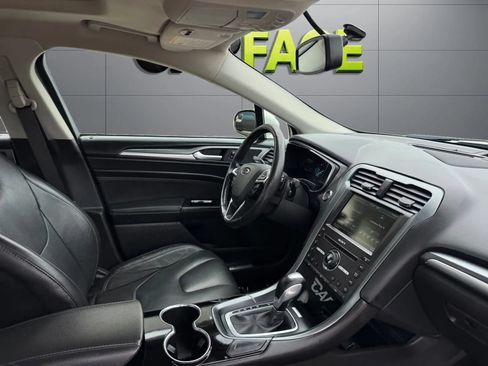 Used 2016 Ford Fusion Titanium FWD image 23